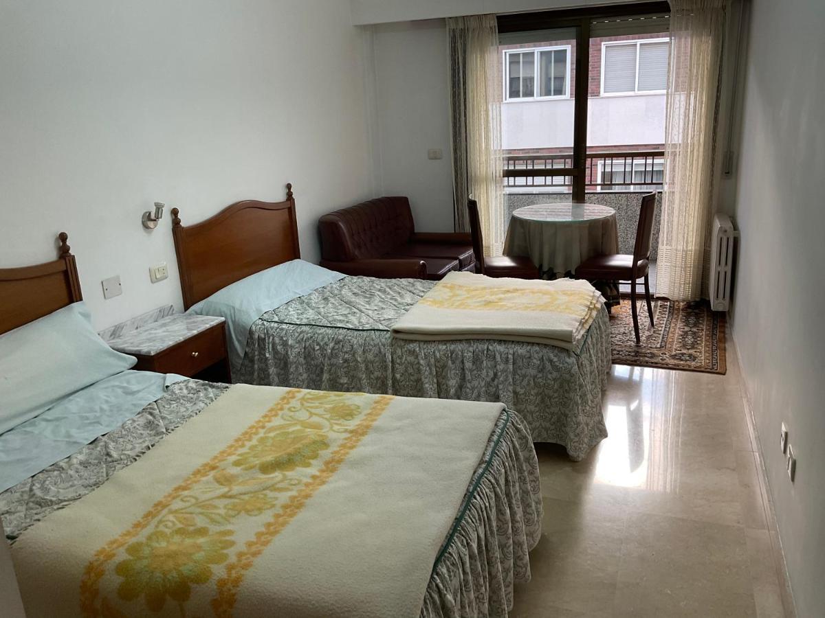 Residencia Universidad Ουρένσε Εξωτερικό φωτογραφία